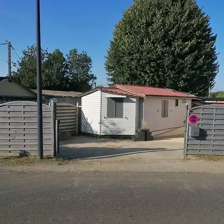 La Cabane. *